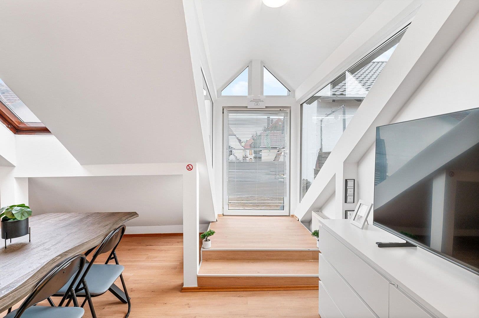 Pronájem nebytového prostoru 300 m², Rungestraße 4, Stuttgart, Bádensko-Württembersko Pronájem nebytového prostoru 300 m², Rungestraße 4, Stuttgart, Bádensko-Württembersko