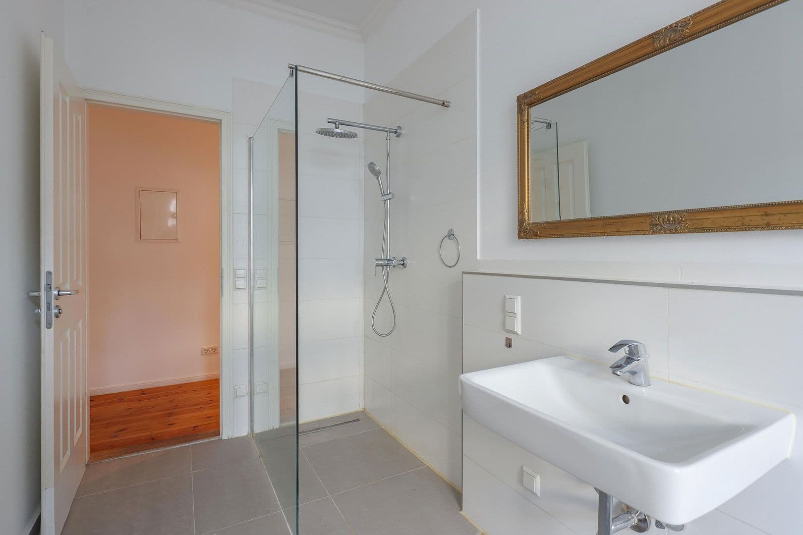 Prodej bytu 3+1 86 m², Berlin, Berlín Prodej bytu 3+1 86 m², Berlin, Berlín