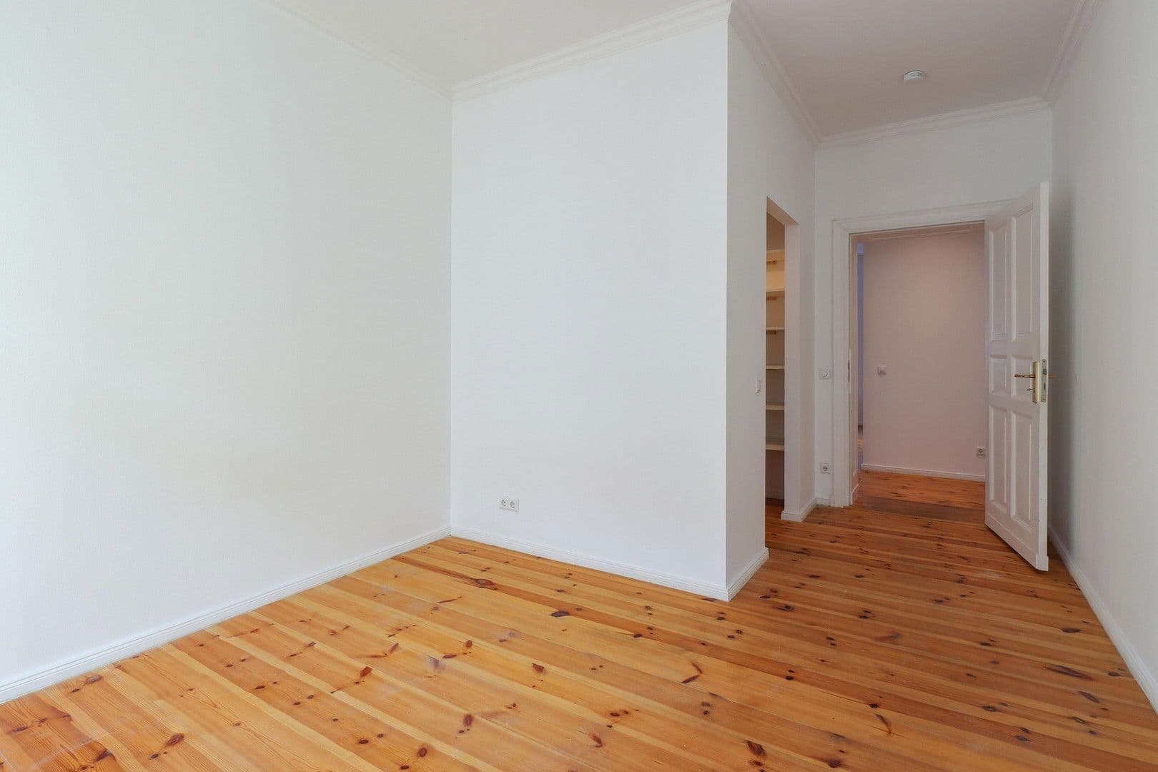 Prodej bytu 3+1 86 m², Berlin, Berlín Prodej bytu 3+1 86 m², Berlin, Berlín
