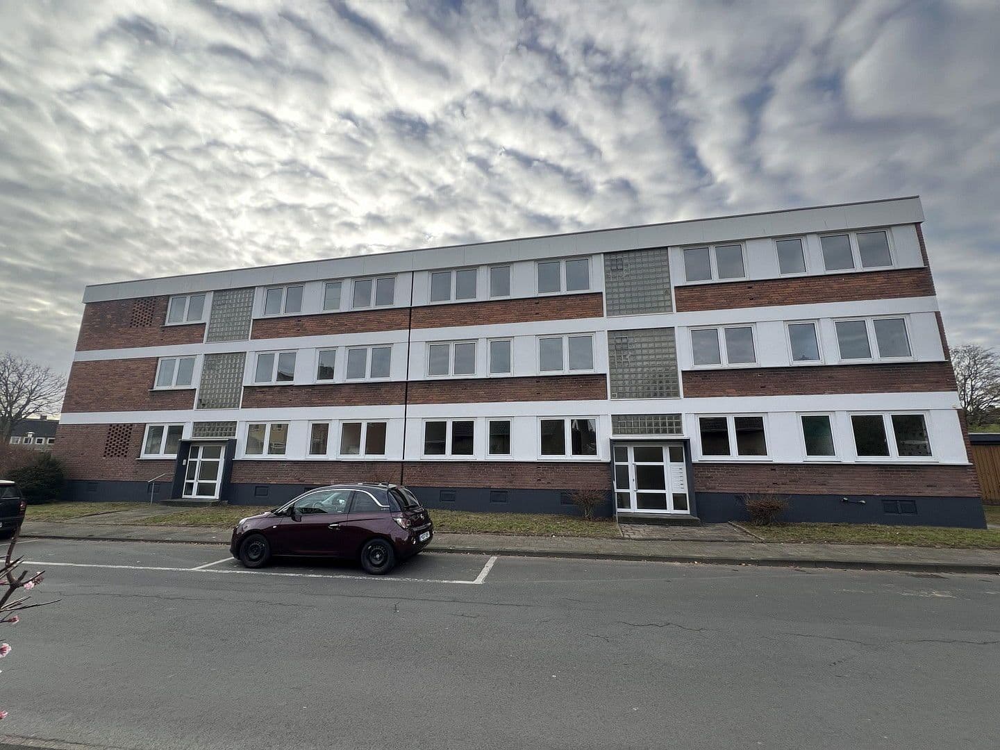 Prodej domu 840 m², pozemek 1.200 m², Schulstraße 70, Kamp-Lintfort, Severní Porýní-Vestfálsko Prodej domu 840 m², pozemek 1.200 m², Schulstraße 70, Kamp-Lintfort, Severní Porýní-Vestfálsko