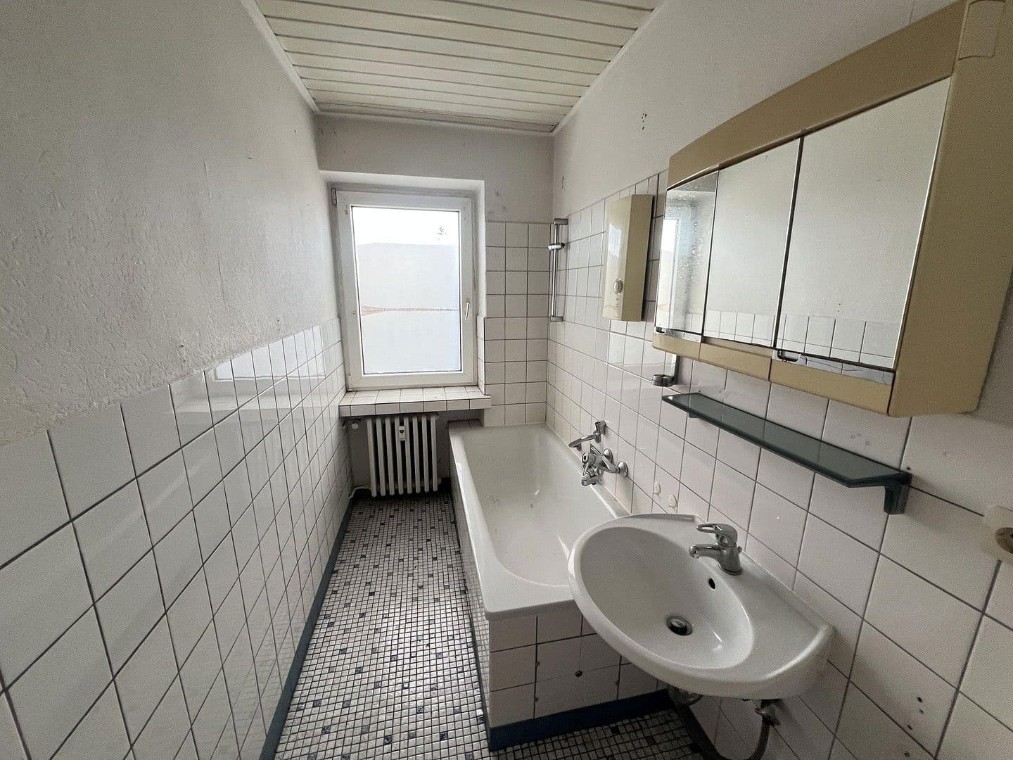 Prodej domu 840 m², pozemek 1.200 m², Schulstraße 70, Kamp-Lintfort, Severní Porýní-Vestfálsko Prodej domu 840 m², pozemek 1.200 m², Schulstraße 70, Kamp-Lintfort, Severní Porýní-Vestfálsko