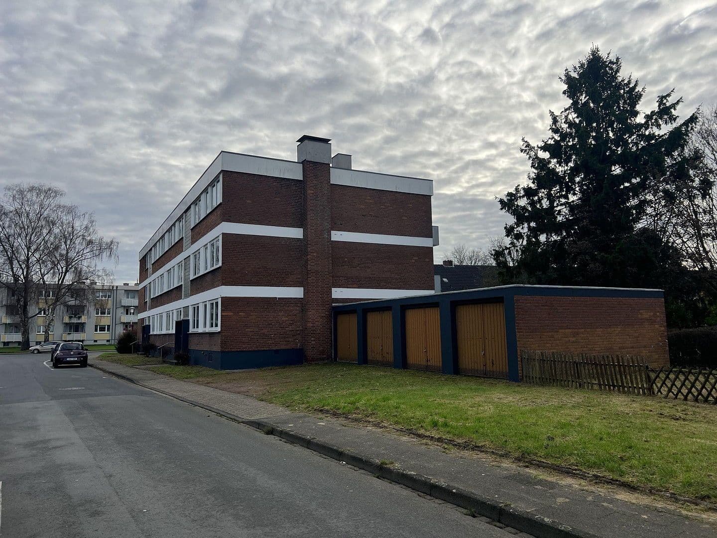 Prodej domu 840 m², pozemek 1.200 m², Schulstraße 70, Kamp-Lintfort, Severní Porýní-Vestfálsko Prodej domu 840 m², pozemek 1.200 m², Schulstraße 70, Kamp-Lintfort, Severní Porýní-Vestfálsko