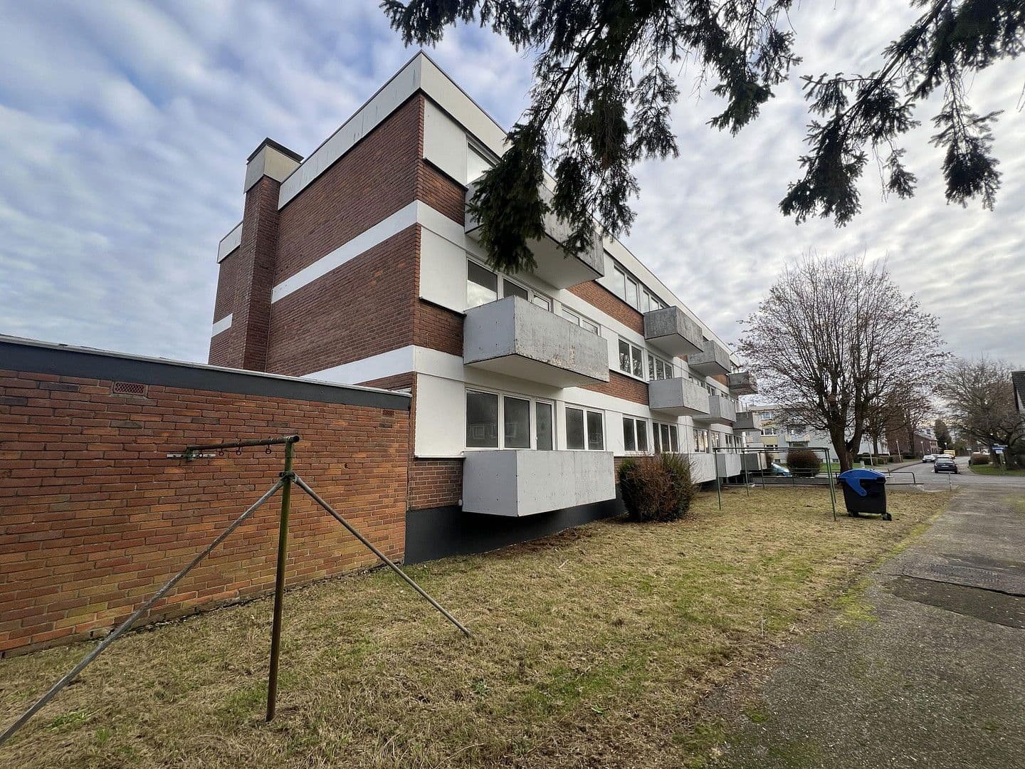 Prodej domu 840 m², pozemek 1.200 m², Schulstraße 70, Kamp-Lintfort, Severní Porýní-Vestfálsko Prodej domu 840 m², pozemek 1.200 m², Schulstraße 70, Kamp-Lintfort, Severní Porýní-Vestfálsko
