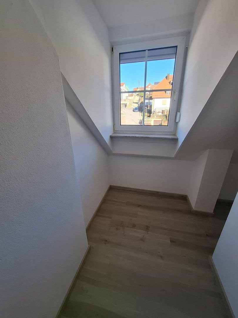 Pronájem bytu 3+1 64 m², Pfaffenhofen, Bavorsko Pronájem bytu 3+1 64 m², Pfaffenhofen, Bavorsko