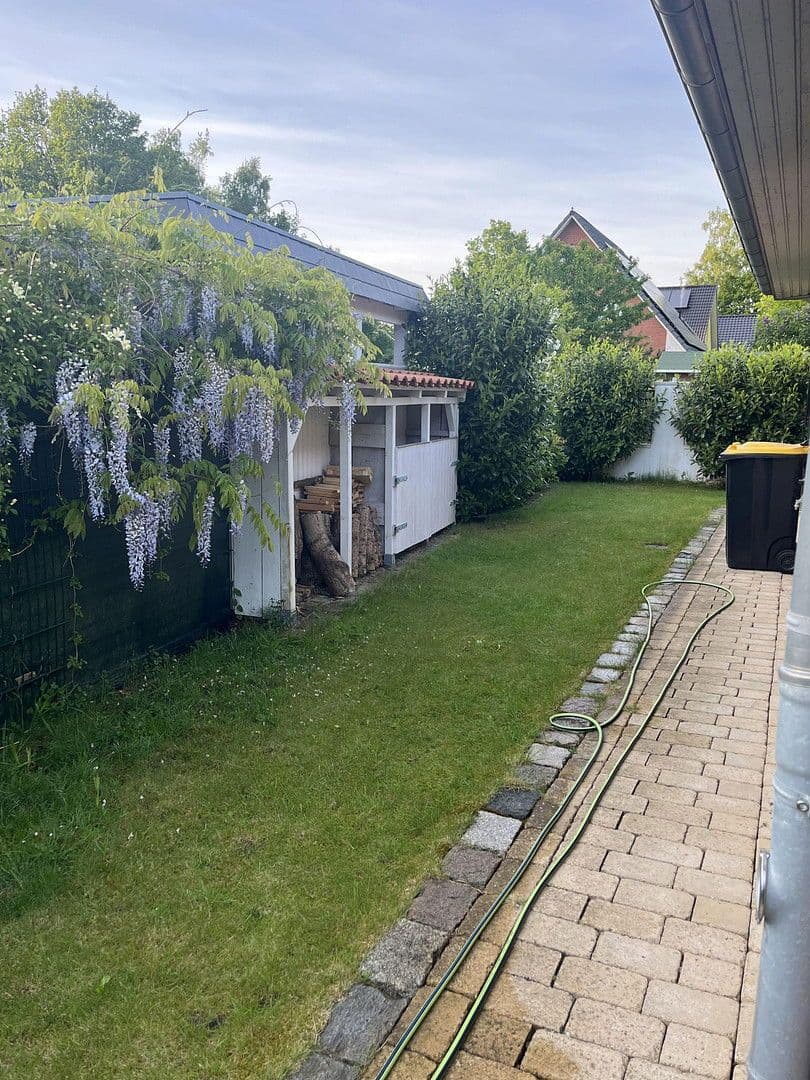 Prodej domu 140 m², pozemek 680 m², Grandweg 13 A, Quickborn, Šlesvicko-Holštýnsko Prodej domu 140 m², pozemek 680 m², Grandweg 13 A, Quickborn, Šlesvicko-Holštýnsko