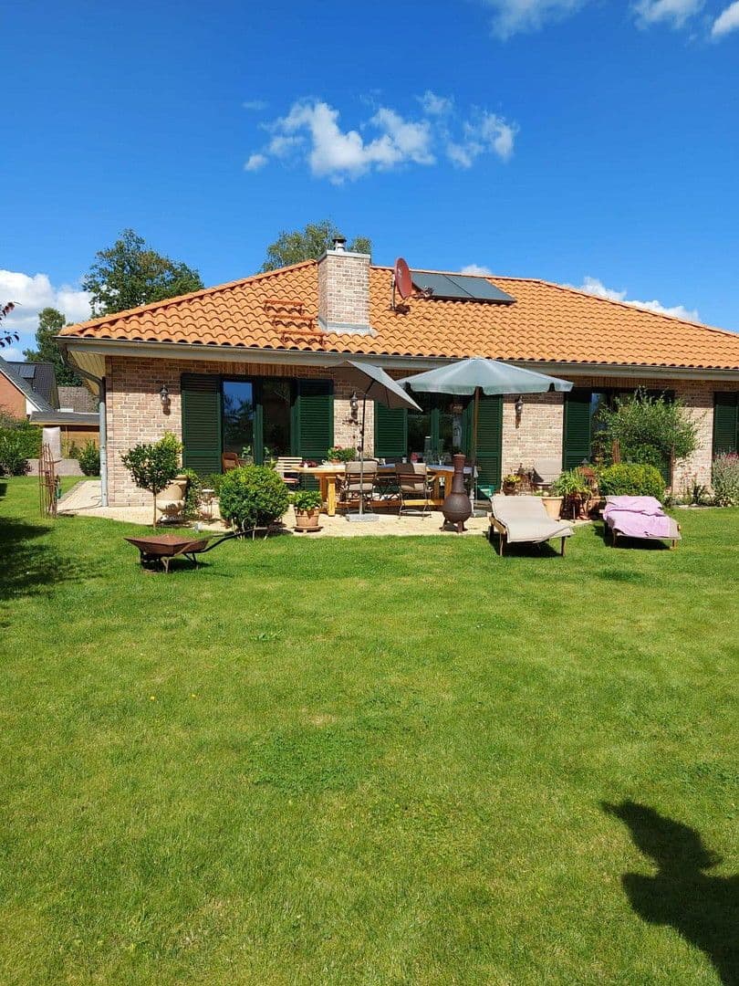 Prodej domu 140 m², pozemek 680 m², Grandweg 13 A, Quickborn, Šlesvicko-Holštýnsko Prodej domu 140 m², pozemek 680 m², Grandweg 13 A, Quickborn, Šlesvicko-Holštýnsko