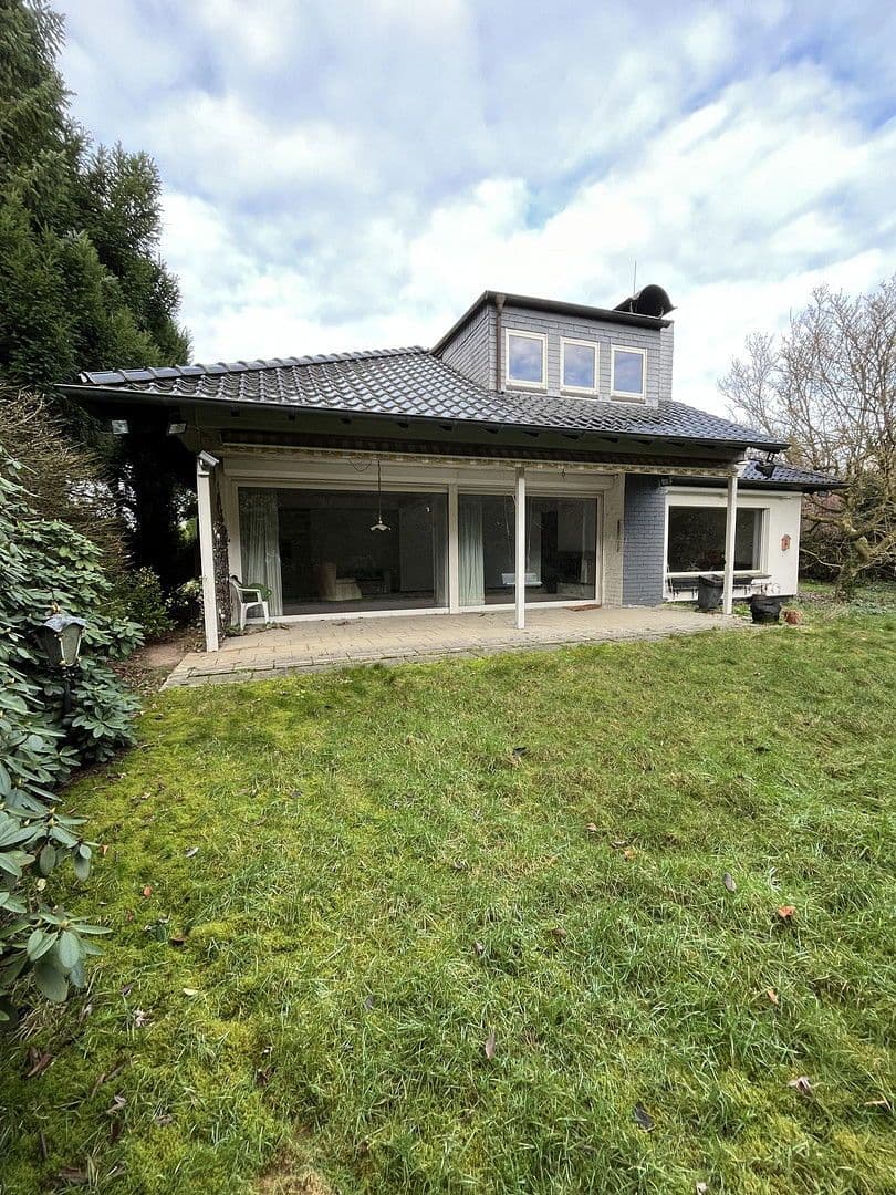 Prodej domu 230 m², pozemek 1.463 m², Königgrätzerstr. 12, Solingen, Severní Porýní-Vestfálsko Prodej domu 230 m², pozemek 1.463 m², Königgrätzerstr. 12, Solingen, Severní Porýní-Vestfálsko