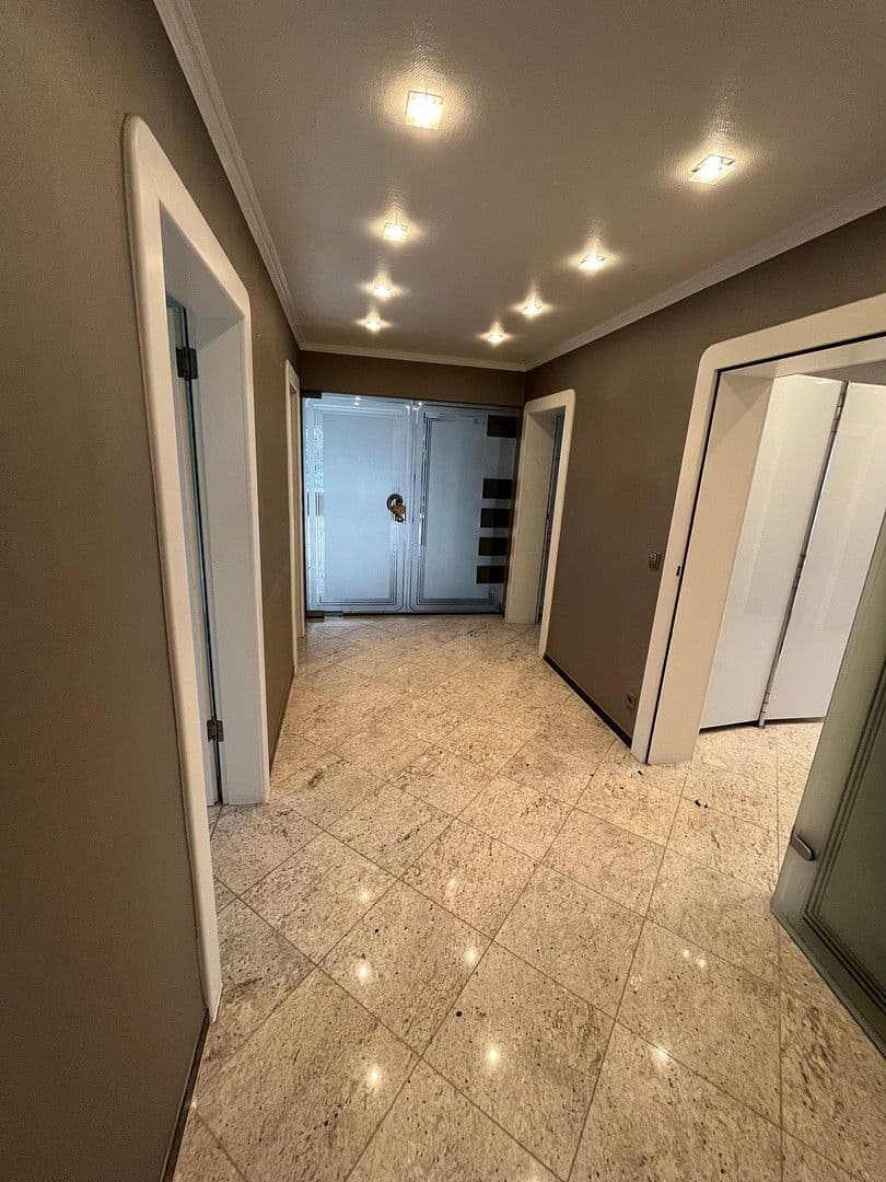 Prodej domu 230 m², pozemek 1.463 m², Königgrätzerstr. 12, Solingen, Severní Porýní-Vestfálsko Prodej domu 230 m², pozemek 1.463 m², Königgrätzerstr. 12, Solingen, Severní Porýní-Vestfálsko