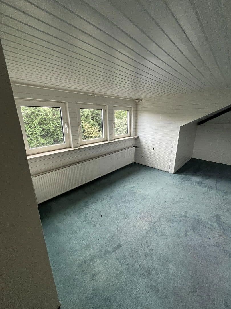 Prodej domu 230 m², pozemek 1.463 m², Königgrätzerstr. 12, Solingen, Severní Porýní-Vestfálsko Prodej domu 230 m², pozemek 1.463 m², Königgrätzerstr. 12, Solingen, Severní Porýní-Vestfálsko