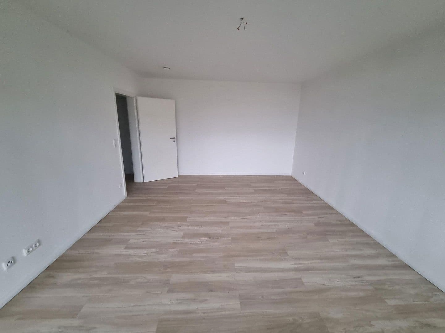 Pronájem bytu 1+1 37 m², Elbestrasse 25, Flensburg, Šlesvicko-Holštýnsko Pronájem bytu 1+1 37 m², Elbestrasse 25, Flensburg, Šlesvicko-Holštýnsko