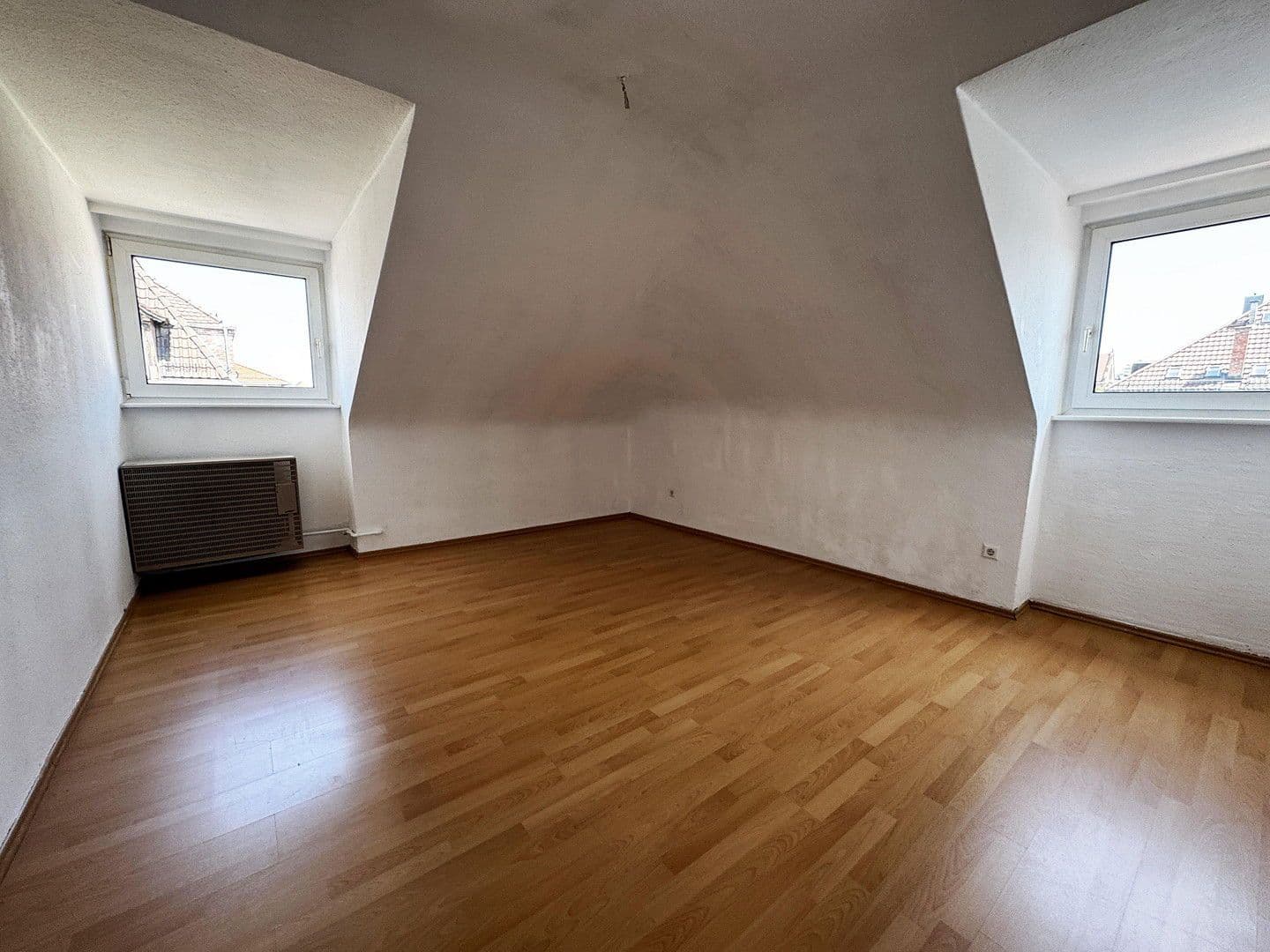 Pronájem bytu 3+1 67 m², Stuttgart, Bádensko-Württembersko Pronájem bytu 3+1 67 m², Stuttgart, Bádensko-Württembersko