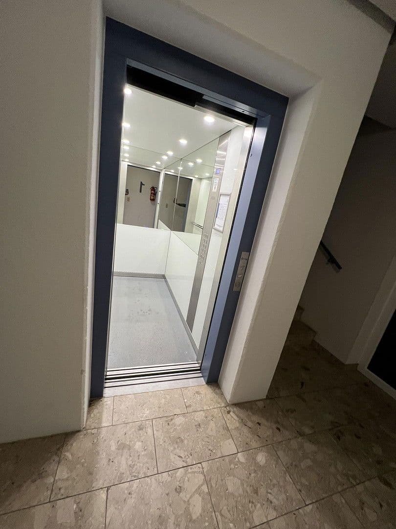 Pronájem bytu 1+kk 47 m², Wilstorfstraße 20, Villingen-Schwenningen, Bádensko-Württembersko Pronájem bytu 1+kk 47 m², Wilstorfstraße 20, Villingen-Schwenningen, Bádensko-Württembersko