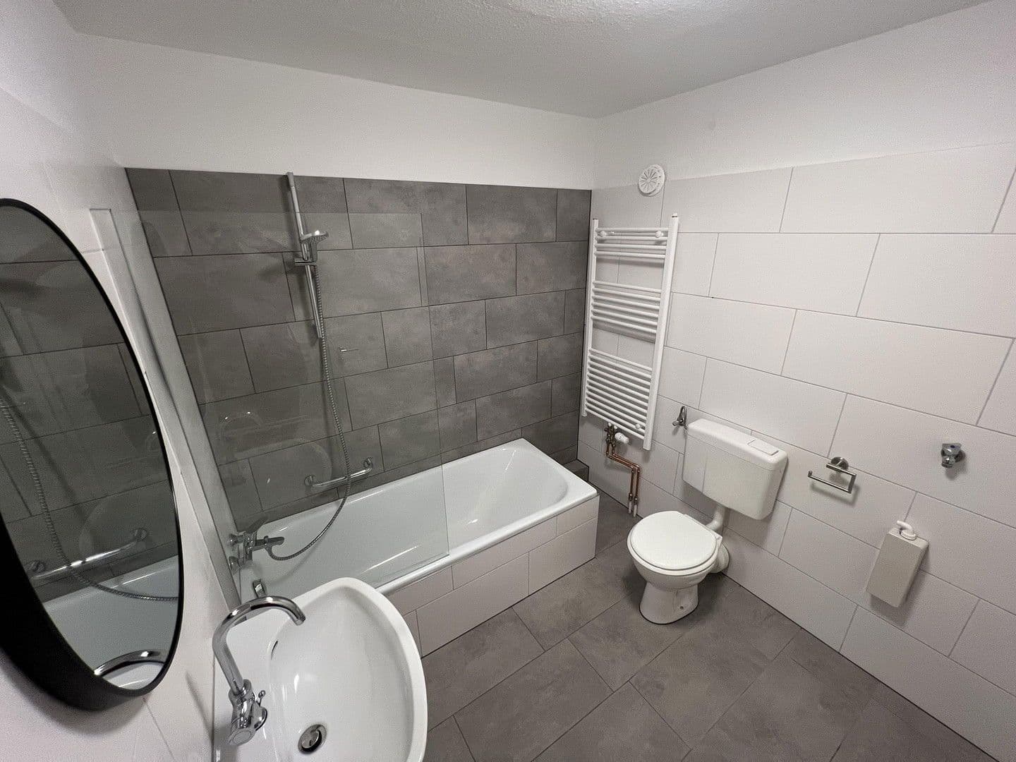 Pronájem bytu 1+kk 47 m², Wilstorfstraße 20, Villingen-Schwenningen, Bádensko-Württembersko Pronájem bytu 1+kk 47 m², Wilstorfstraße 20, Villingen-Schwenningen, Bádensko-Württembersko