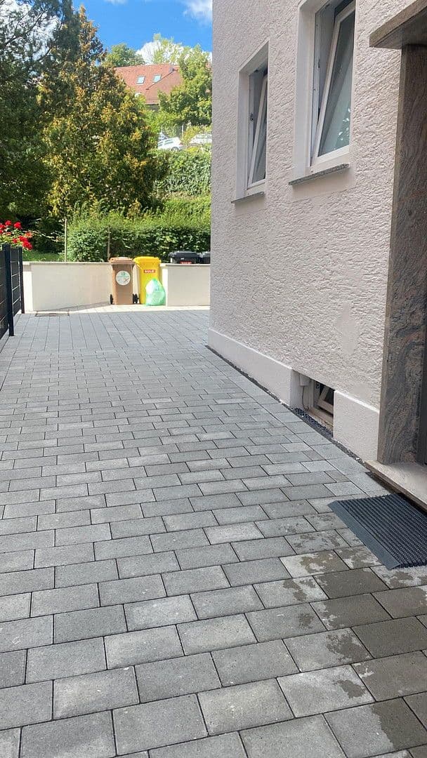 Pronájem bytu 1+1 30 m², Aspergstr. 24, Stuttgart, Bádensko-Württembersko Pronájem bytu 1+1 30 m², Aspergstr. 24, Stuttgart, Bádensko-Württembersko