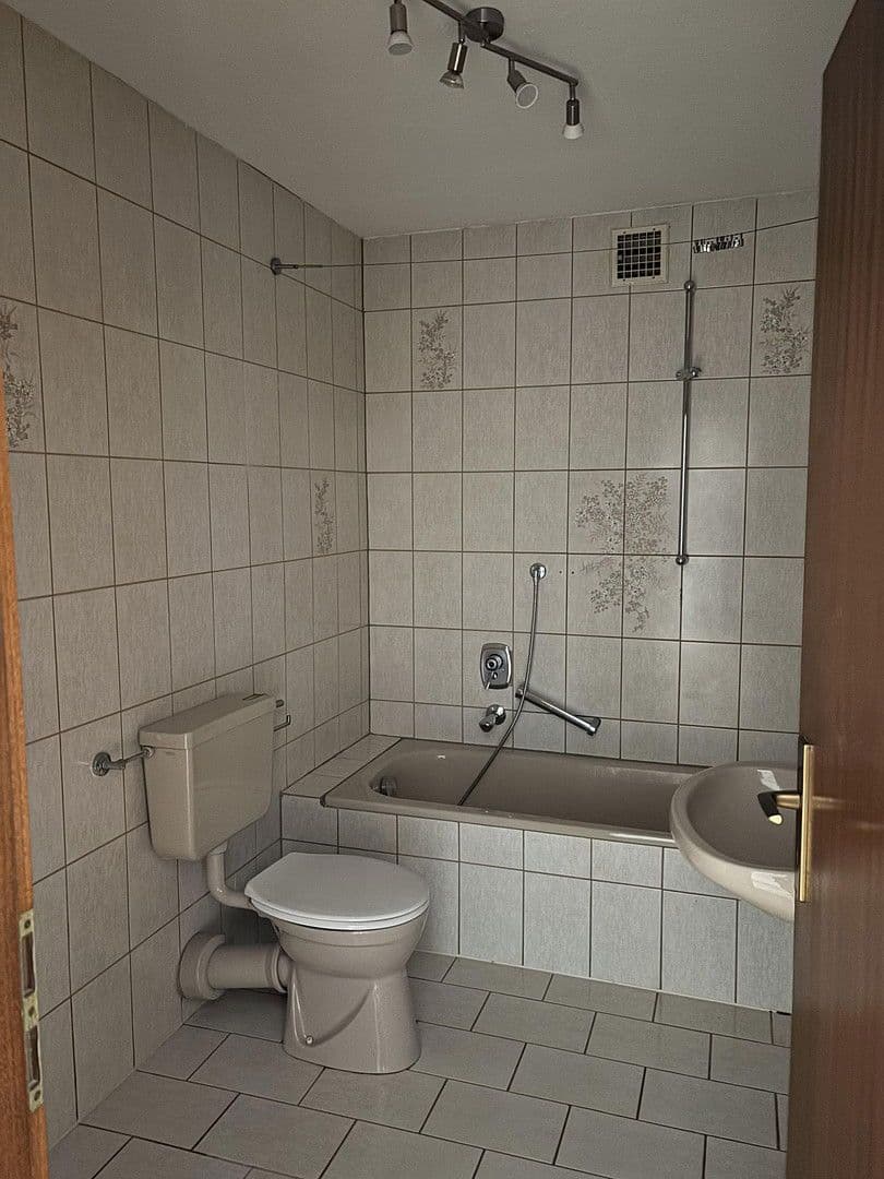 Pronájem bytu 2+1 58 m², Frühlingsstr. 9, Großheubach, Bavorsko Pronájem bytu 2+1 58 m², Frühlingsstr. 9, Großheubach, Bavorsko