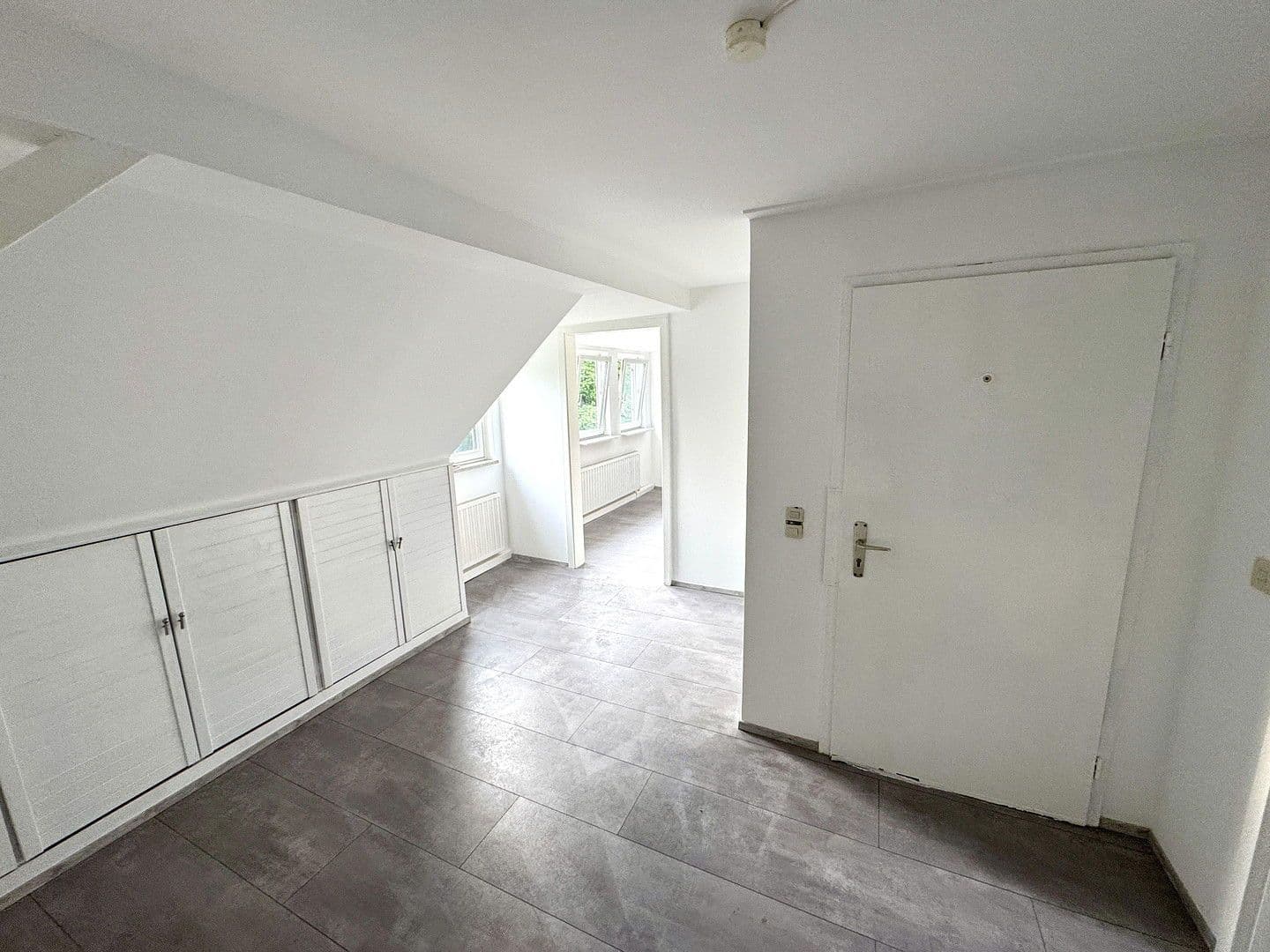 Pronájem bytu 3+1 80 m², Wuppertal Cronenberg, Severní Porýní-Vestfálsko Pronájem bytu 3+1 80 m², Wuppertal Cronenberg, Severní Porýní-Vestfálsko