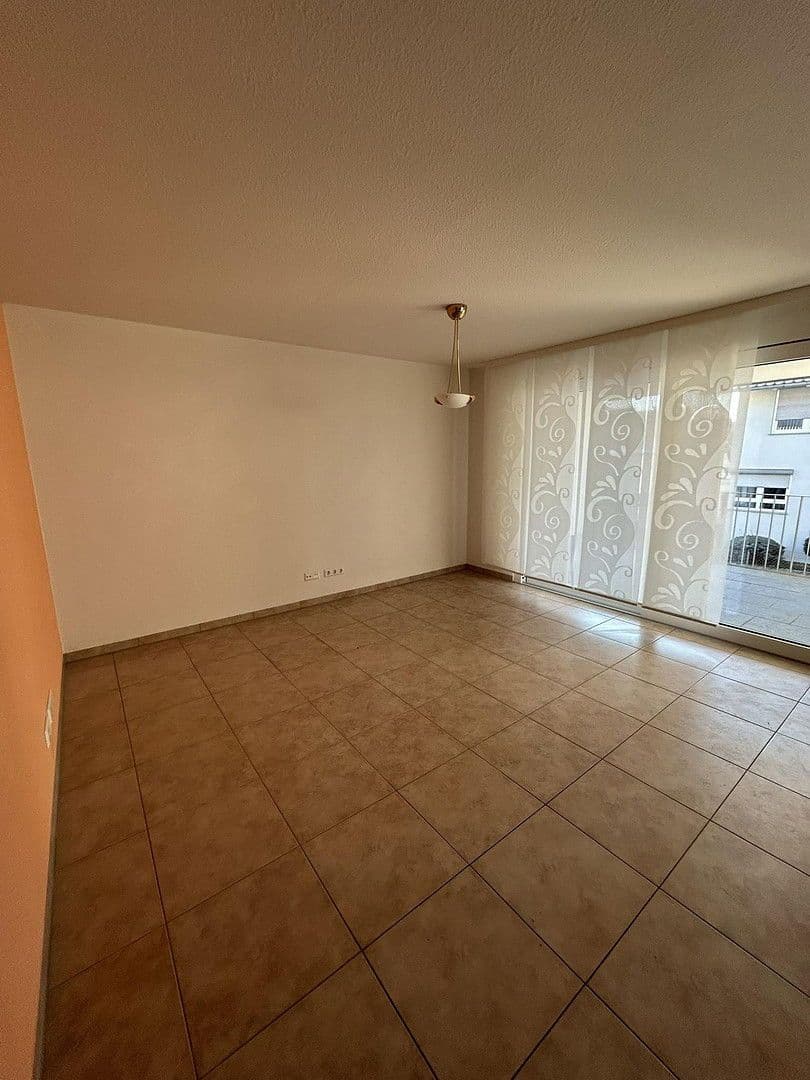 Pronájem bytu 3+1 80 m², Nufringen, Bádensko-Württembersko Pronájem bytu 3+1 80 m², Nufringen, Bádensko-Württembersko