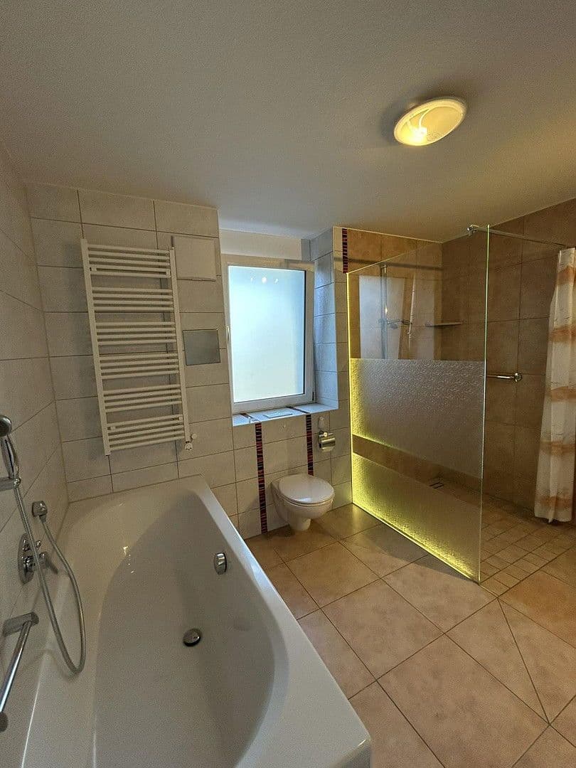 Pronájem bytu 3+1 80 m², Nufringen, Bádensko-Württembersko Pronájem bytu 3+1 80 m², Nufringen, Bádensko-Württembersko