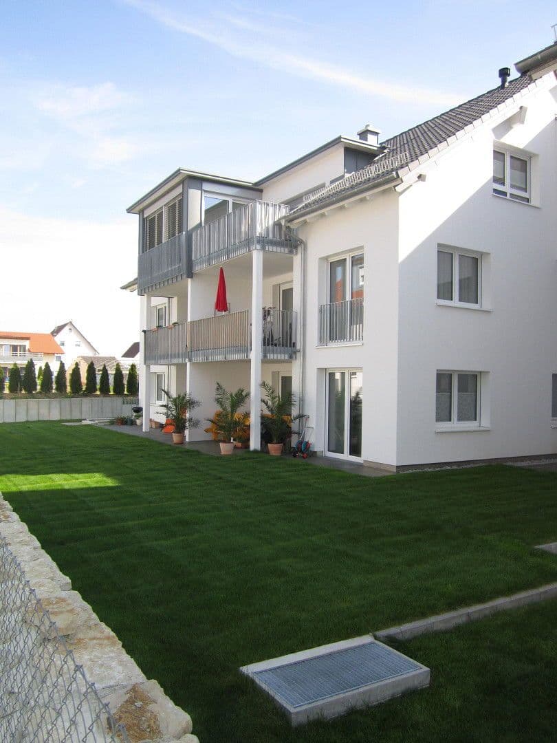 Pronájem bytu 3+1 80 m², Nufringen, Bádensko-Württembersko Pronájem bytu 3+1 80 m², Nufringen, Bádensko-Württembersko