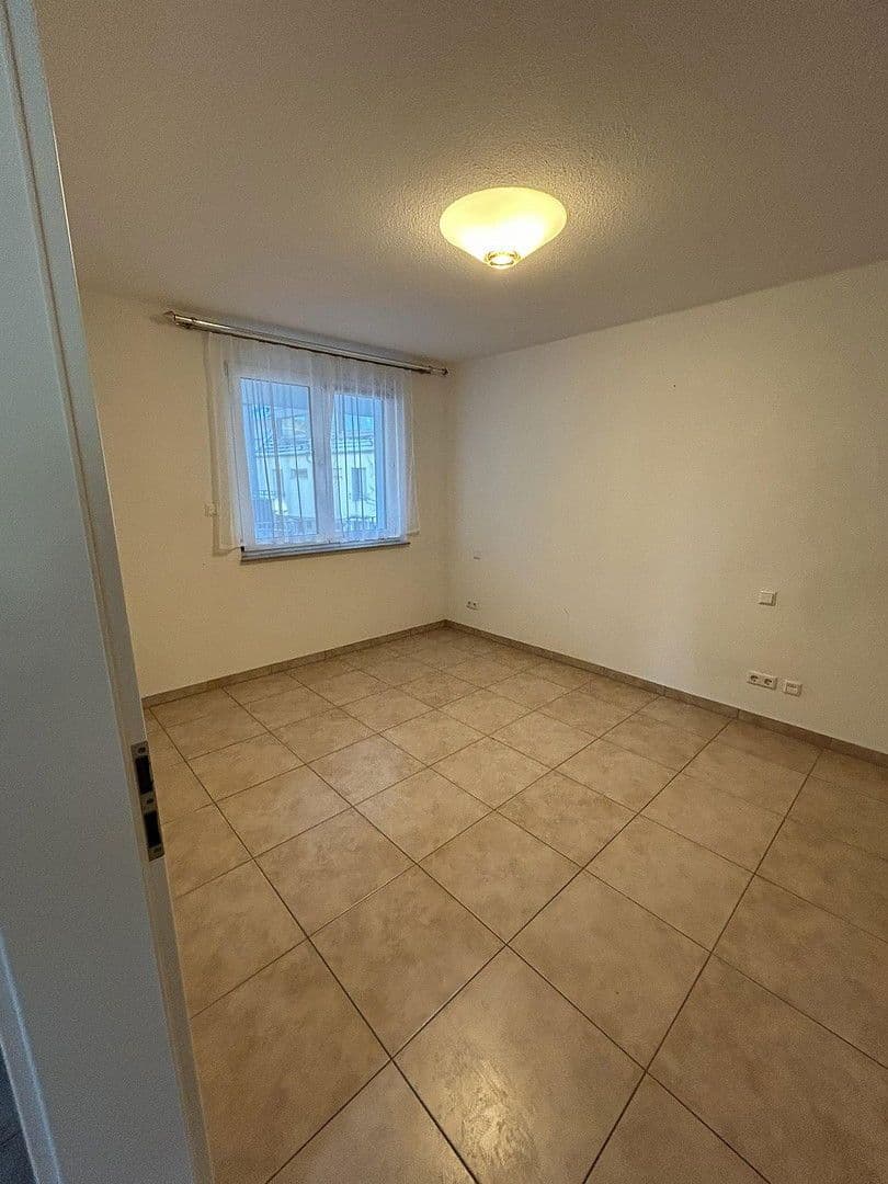 Pronájem bytu 3+1 80 m², Nufringen, Bádensko-Württembersko Pronájem bytu 3+1 80 m², Nufringen, Bádensko-Württembersko