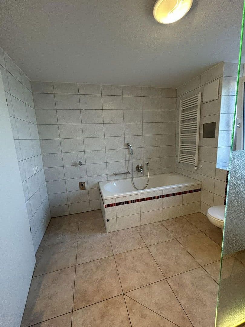 Pronájem bytu 3+1 80 m², Nufringen, Bádensko-Württembersko Pronájem bytu 3+1 80 m², Nufringen, Bádensko-Württembersko