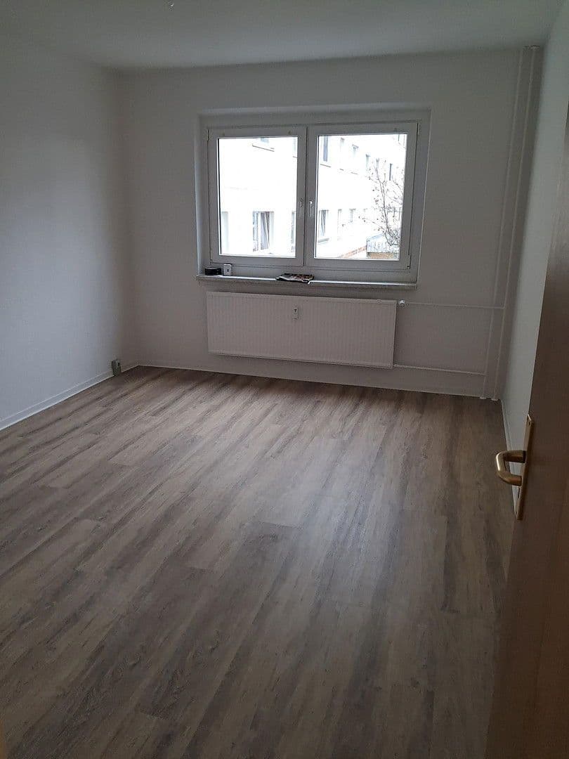 Pronájem bytu 2+1 51 m², Böhlener Straße 75, Berlin-Hellersdorf, Berlín Pronájem bytu 2+1 51 m², Böhlener Straße 75, Berlin-Hellersdorf, Berlín