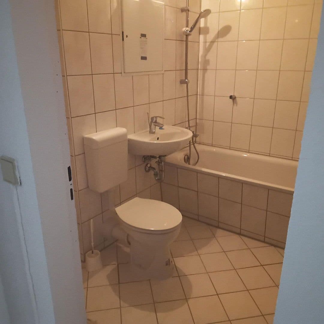 Pronájem bytu 2+1 51 m², Böhlener Straße 75, Berlin-Hellersdorf, Berlín Pronájem bytu 2+1 51 m², Böhlener Straße 75, Berlin-Hellersdorf, Berlín