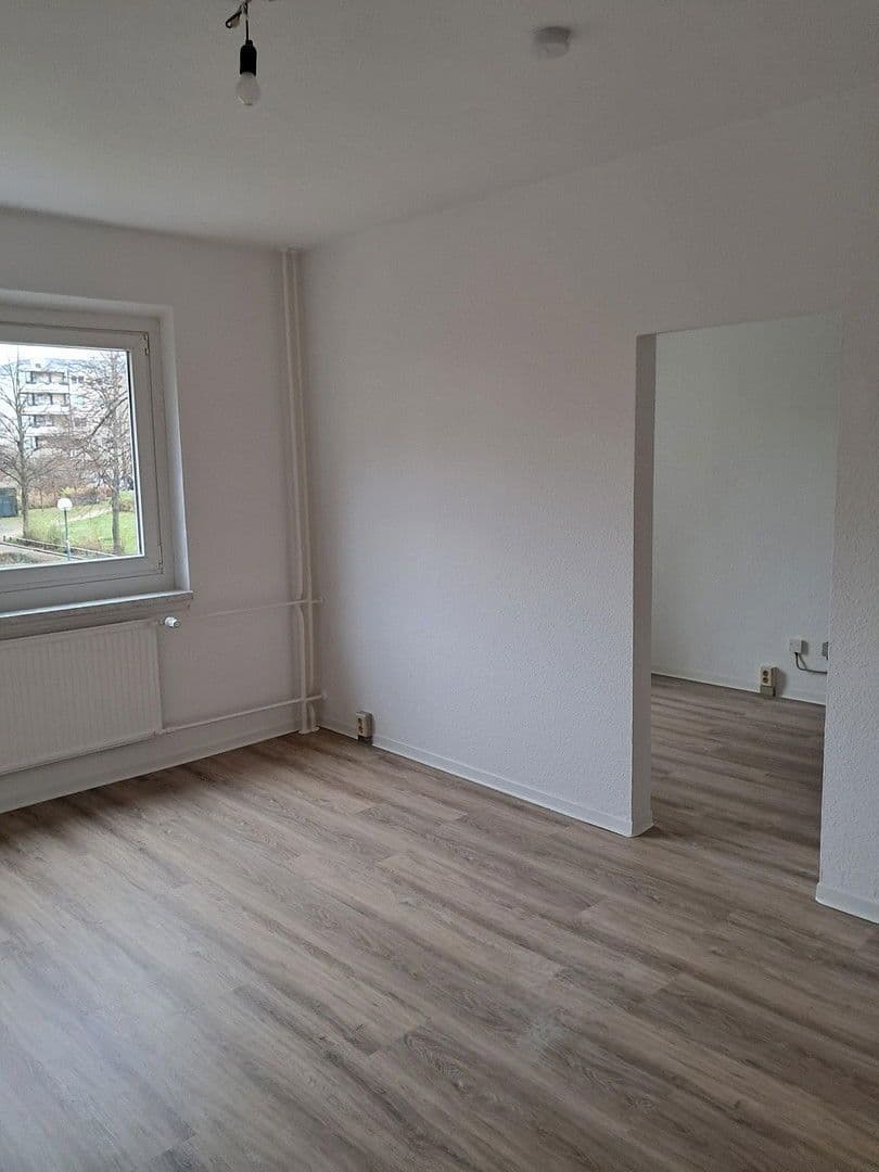 Pronájem bytu 2+1 51 m², Böhlener Straße 75, Berlin-Hellersdorf, Berlín Pronájem bytu 2+1 51 m², Böhlener Straße 75, Berlin-Hellersdorf, Berlín