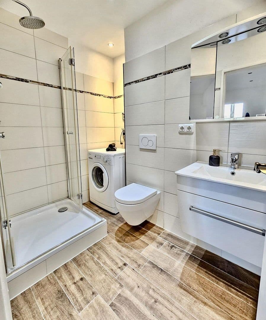 Prodej bytu 2+1 61 m², Lotzstrasse 51, Frankfurt, Hessen Prodej bytu 2+1 61 m², Lotzstrasse 51, Frankfurt, Hessen