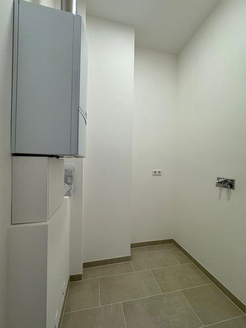 Pronájem bytu 3+1 93 m², Schanzenstraße 16, Nürnberg, Bavorsko Pronájem bytu 3+1 93 m², Schanzenstraße 16, Nürnberg, Bavorsko