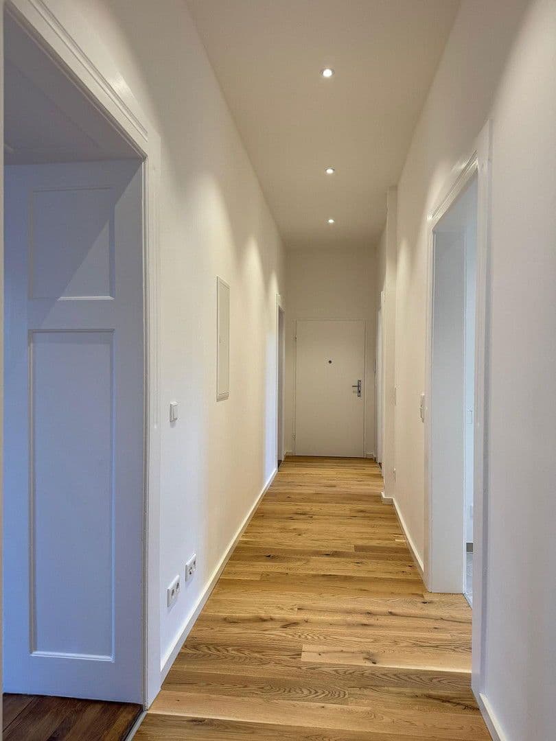 Pronájem bytu 3+1 93 m², Schanzenstraße 16, Nürnberg, Bavorsko Pronájem bytu 3+1 93 m², Schanzenstraße 16, Nürnberg, Bavorsko