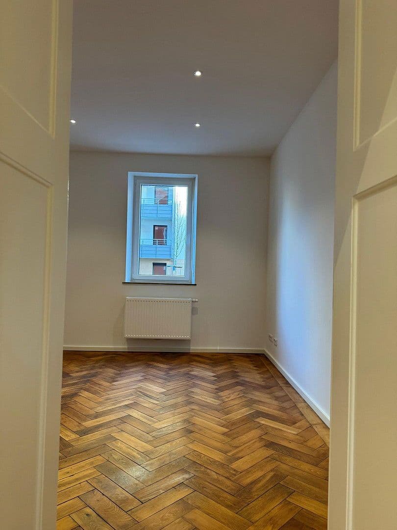 Pronájem bytu 3+1 93 m², Schanzenstraße 16, Nürnberg, Bavorsko Pronájem bytu 3+1 93 m², Schanzenstraße 16, Nürnberg, Bavorsko