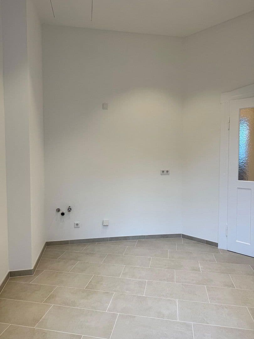 Pronájem bytu 3+1 93 m², Schanzenstraße 16, Nürnberg, Bavorsko Pronájem bytu 3+1 93 m², Schanzenstraße 16, Nürnberg, Bavorsko