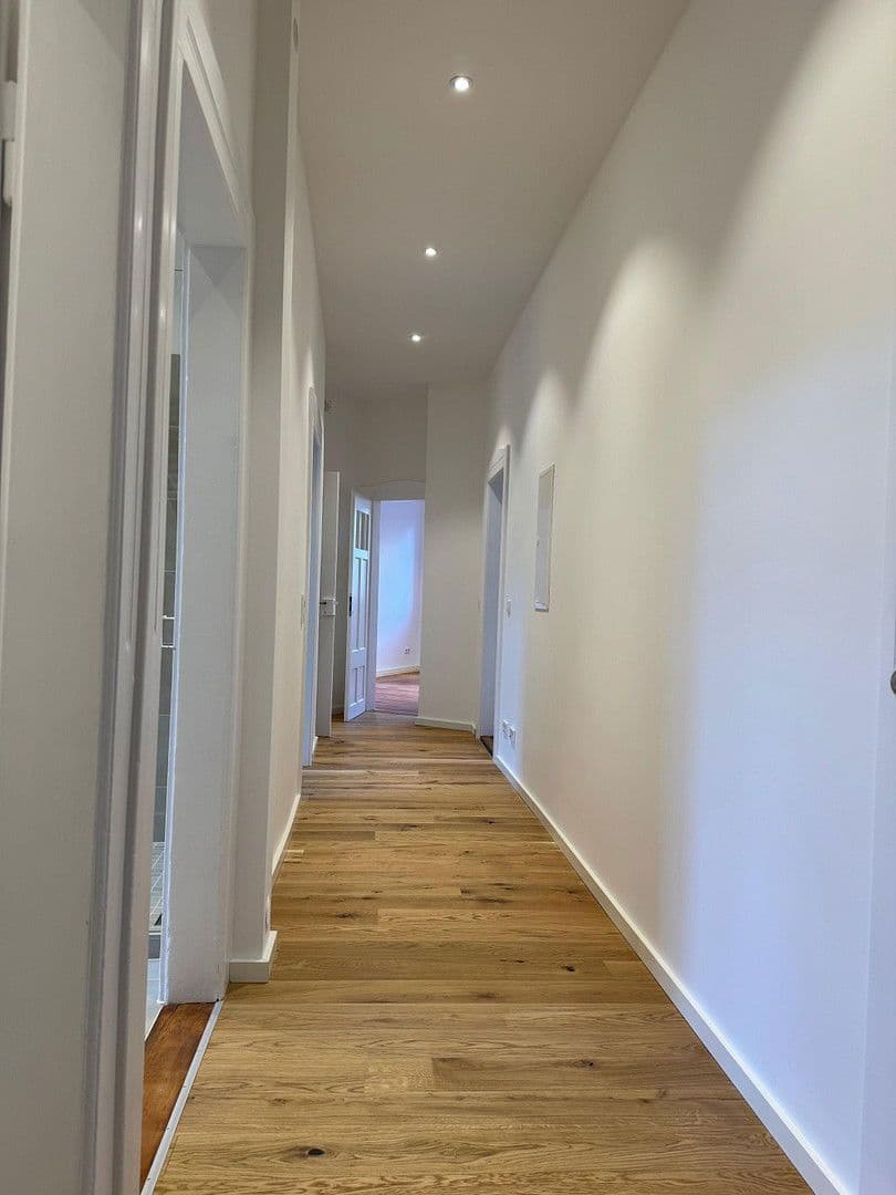 Pronájem bytu 3+1 93 m², Schanzenstraße 16, Nürnberg, Bavorsko Pronájem bytu 3+1 93 m², Schanzenstraße 16, Nürnberg, Bavorsko