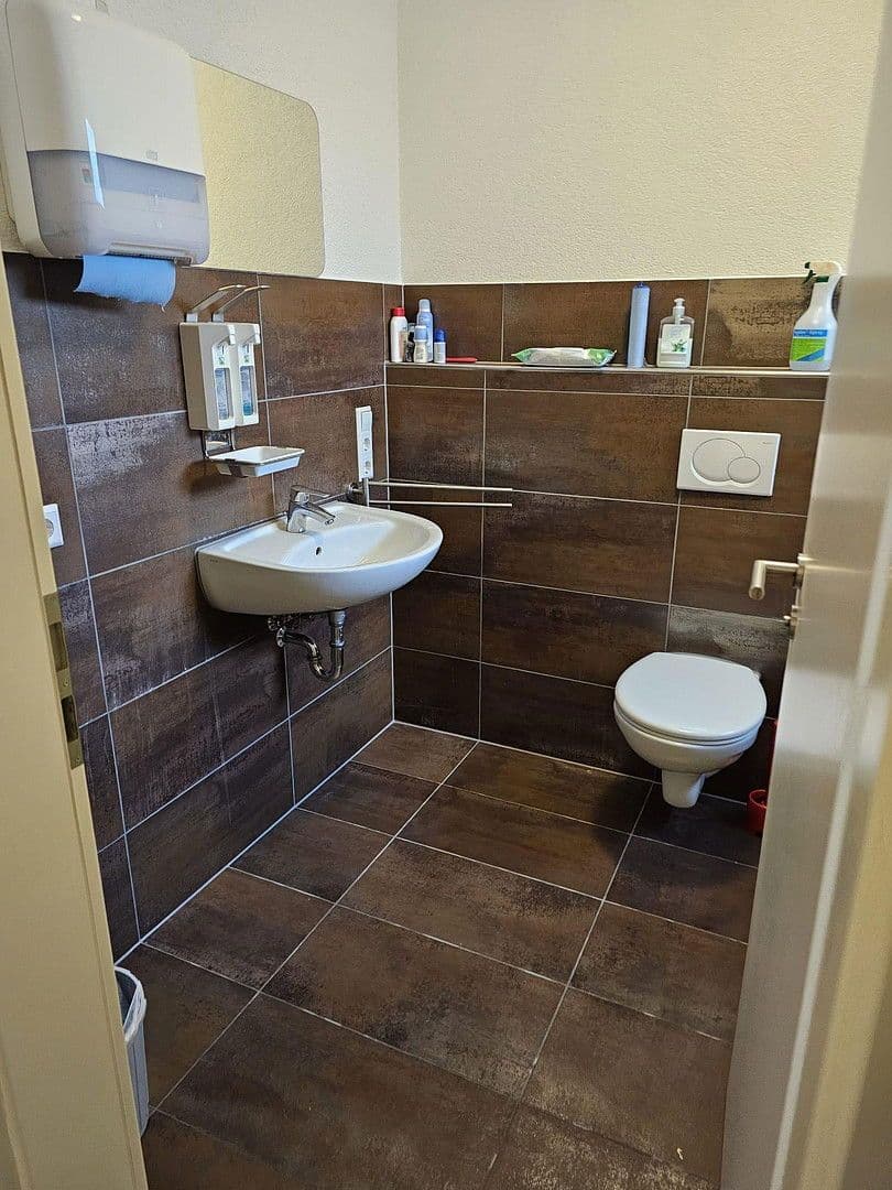 Pronájem bytu 3+1 72 m², Untere Buchstr. 18, Jockgrim, Porýní-Falc Pronájem bytu 3+1 72 m², Untere Buchstr. 18, Jockgrim, Porýní-Falc