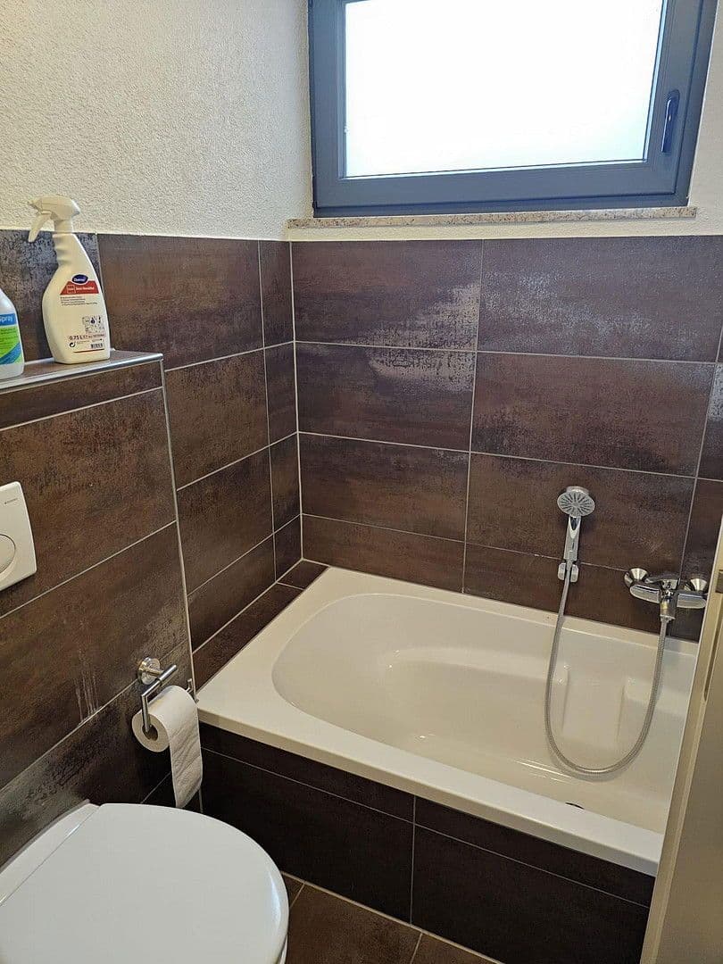 Pronájem bytu 3+1 72 m², Untere Buchstr. 18, Jockgrim, Porýní-Falc Pronájem bytu 3+1 72 m², Untere Buchstr. 18, Jockgrim, Porýní-Falc