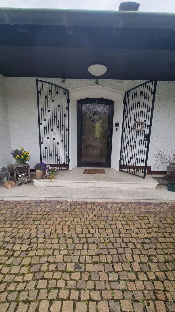 Prodej domu 250 m², pozemek 1.200 m², Rosenstr.4, Breitscheid, Porýní-Falc Prodej domu 250 m², pozemek 1.200 m², Rosenstr.4, Breitscheid, Porýní-Falc