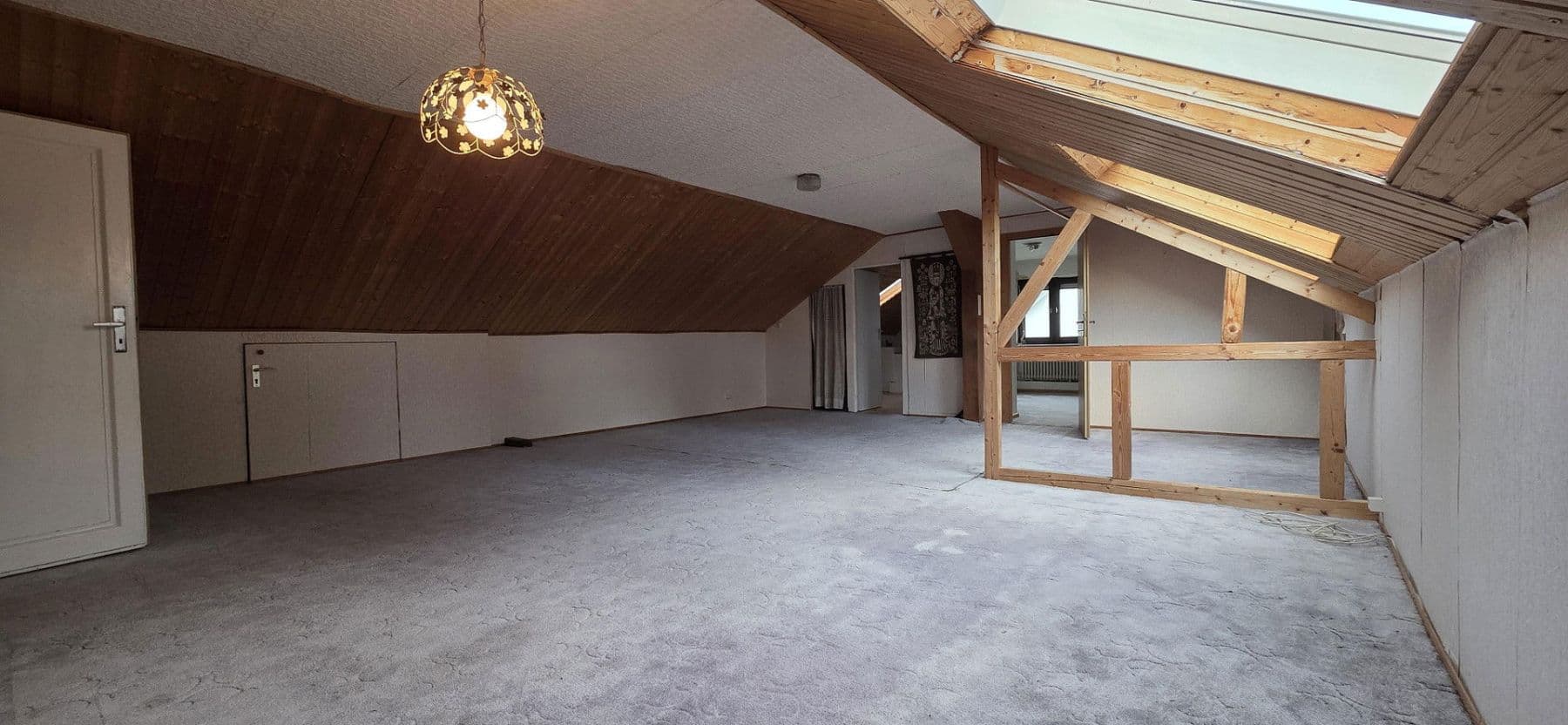 Prodej domu 250 m², pozemek 1.200 m², Rosenstr.4, Breitscheid, Porýní-Falc Prodej domu 250 m², pozemek 1.200 m², Rosenstr.4, Breitscheid, Porýní-Falc