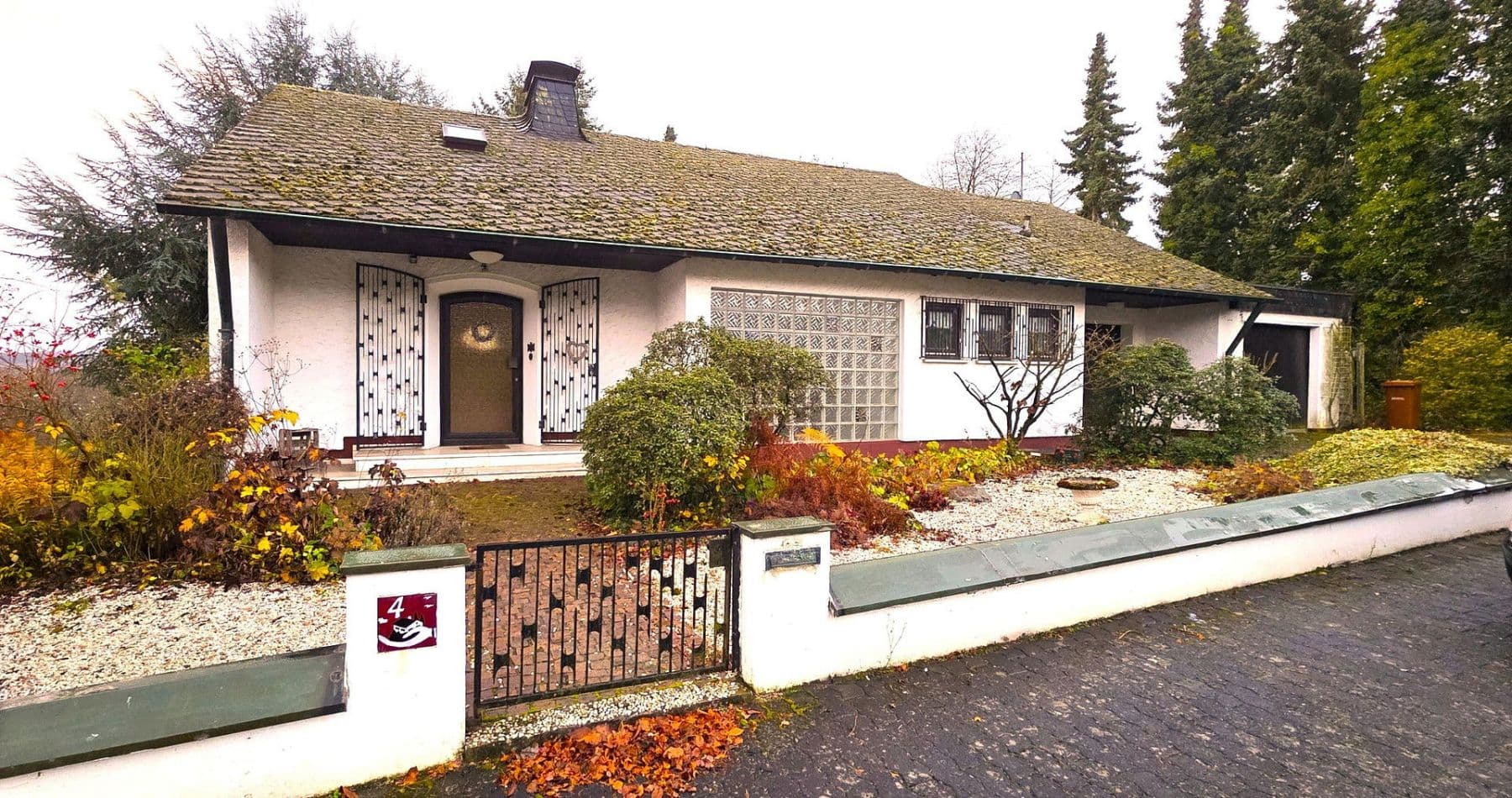 Prodej domu 250 m², pozemek 1.200 m², Rosenstr.4, Breitscheid, Porýní-Falc Prodej domu 250 m², pozemek 1.200 m², Rosenstr.4, Breitscheid, Porýní-Falc