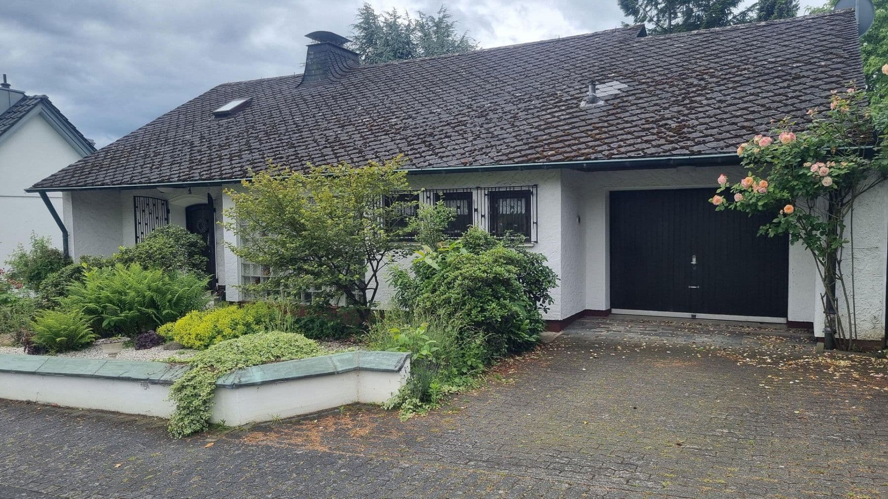 Prodej domu 250 m², pozemek 1.200 m², Rosenstr.4, Breitscheid, Porýní-Falc Prodej domu 250 m², pozemek 1.200 m², Rosenstr.4, Breitscheid, Porýní-Falc