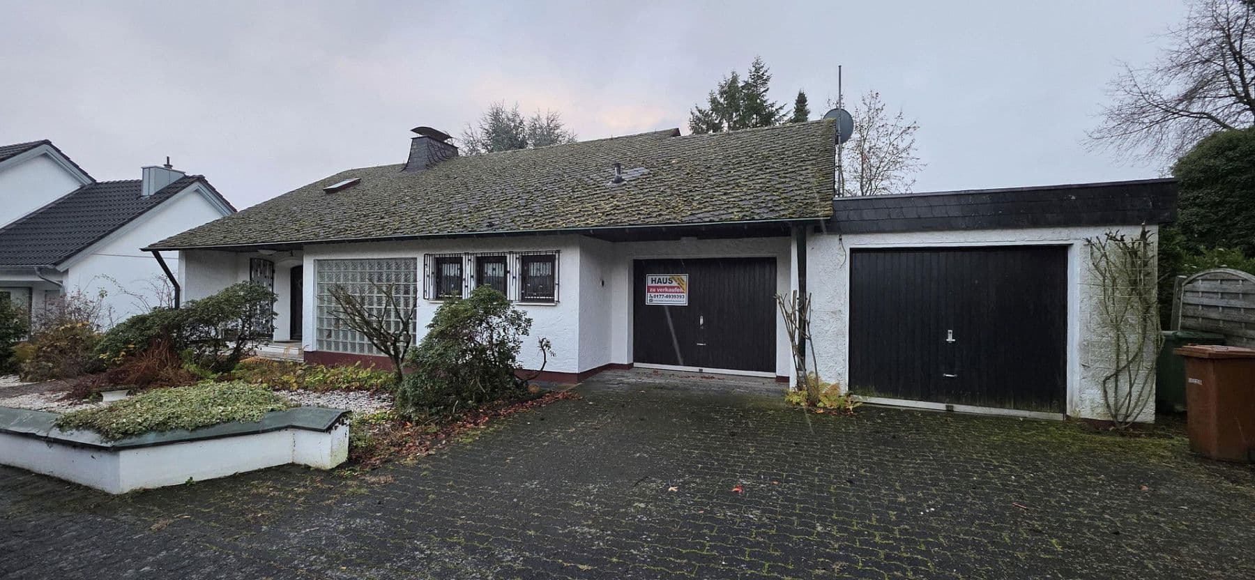 Prodej domu 250 m², pozemek 1.200 m², Rosenstr.4, Breitscheid, Porýní-Falc Prodej domu 250 m², pozemek 1.200 m², Rosenstr.4, Breitscheid, Porýní-Falc