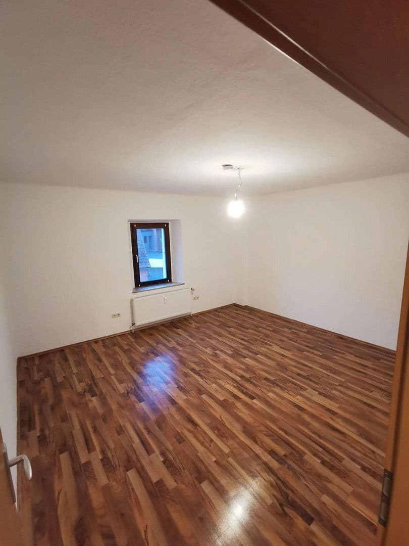 Pronájem bytu 3+1 92 m², Zandt 7, Lichtenau, Bavorsko Pronájem bytu 3+1 92 m², Zandt 7, Lichtenau, Bavorsko