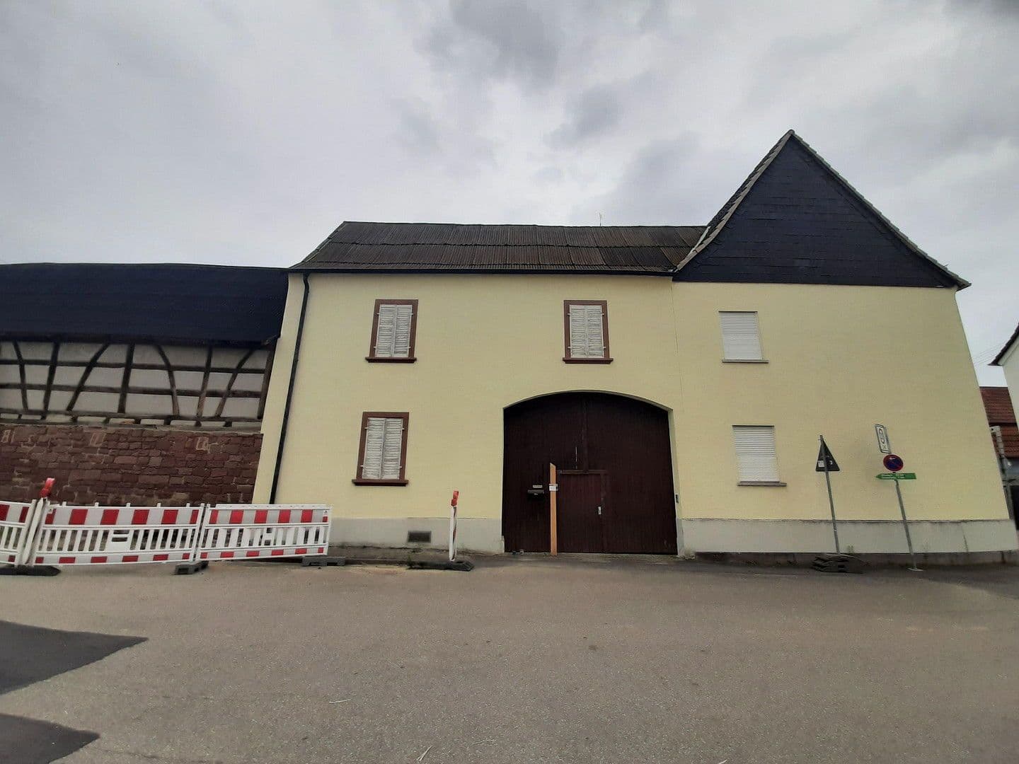 Prodej domu 260 m², pozemek 800 m², Herxheimweyher, Porýní-Falc Prodej domu 260 m², pozemek 800 m², Herxheimweyher, Porýní-Falc