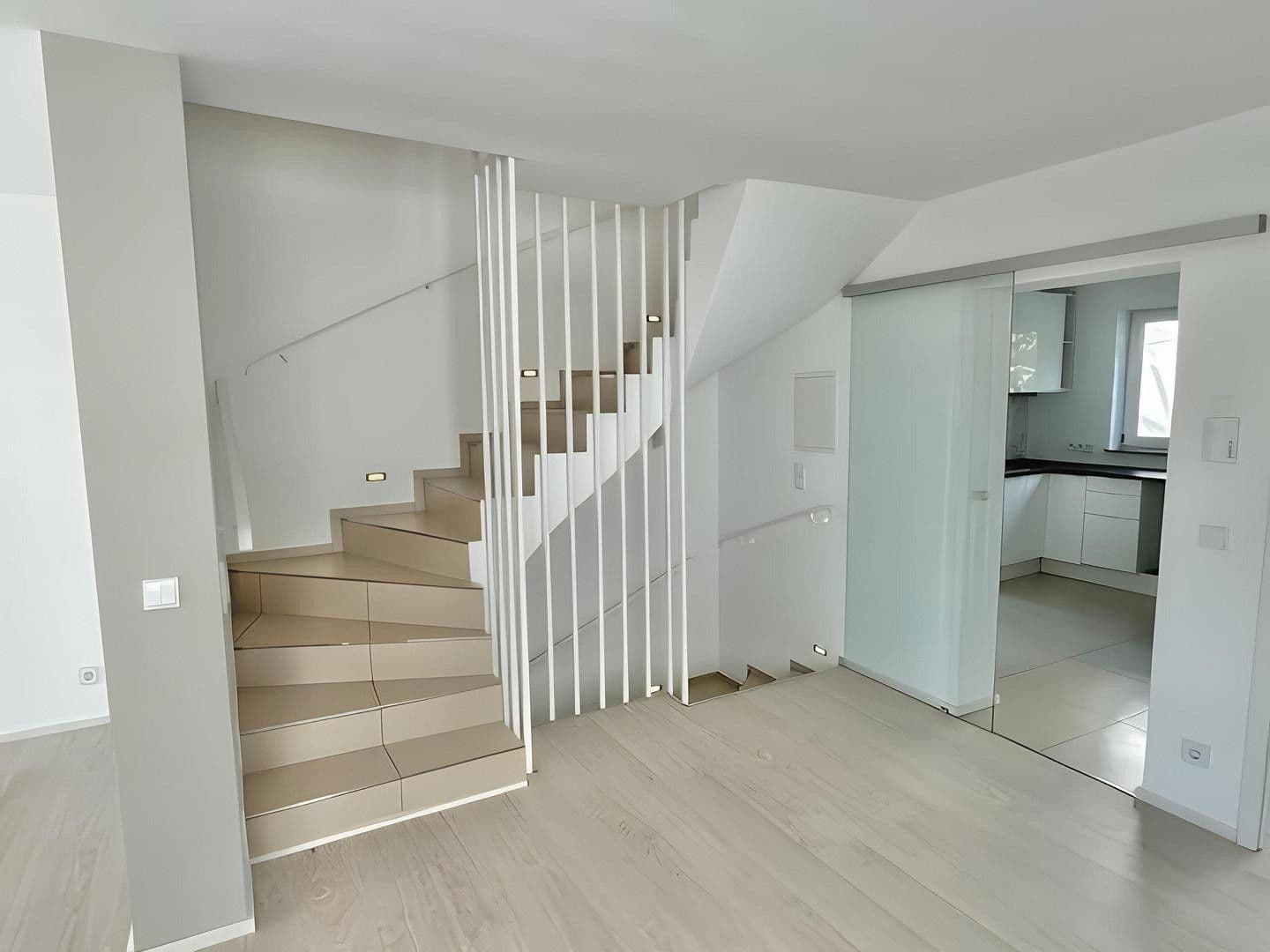 Pronájem domu 185 m², pozemek 400 m², Bruchköbel, Hessen Pronájem domu 185 m², pozemek 400 m², Bruchköbel, Hessen