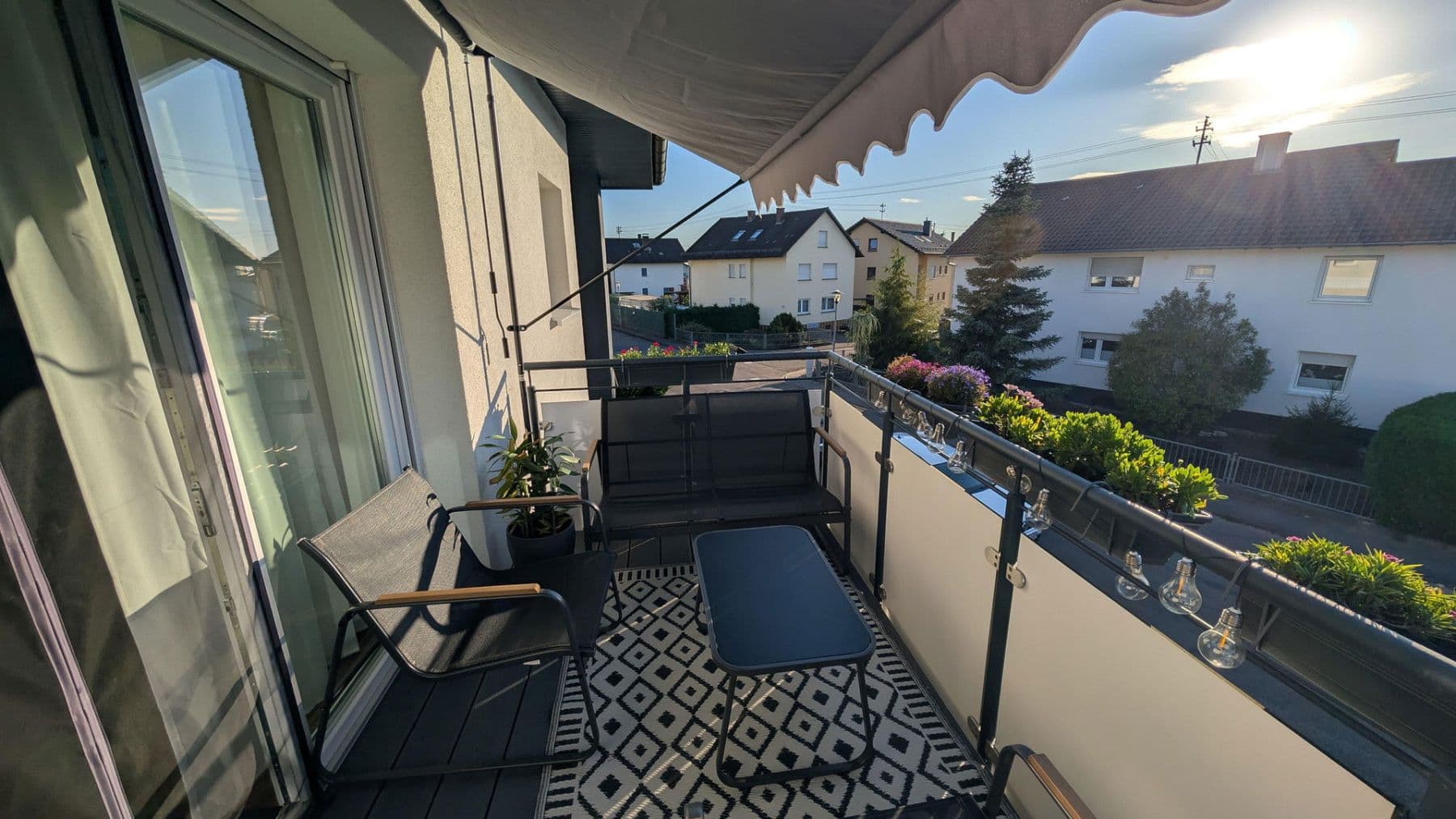 Pronájem bytu 2+1 74 m², Mühlhausenerstr. 30, Östringen, Bádensko-Württembersko Pronájem bytu 2+1 74 m², Mühlhausenerstr. 30, Östringen, Bádensko-Württembersko