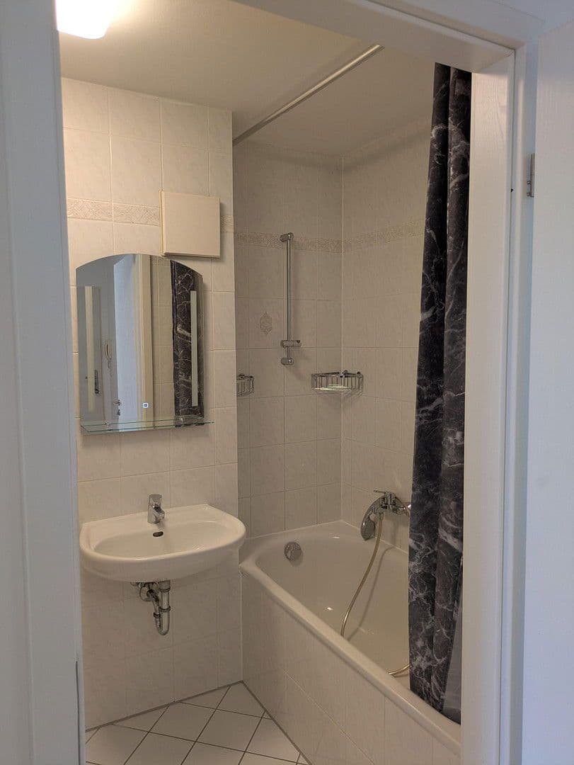 Pronájem bytu 30 m², Grünauer Str. 123, Berlin-Köpenick, Berlín Pronájem bytu 30 m², Grünauer Str. 123, Berlin-Köpenick, Berlín