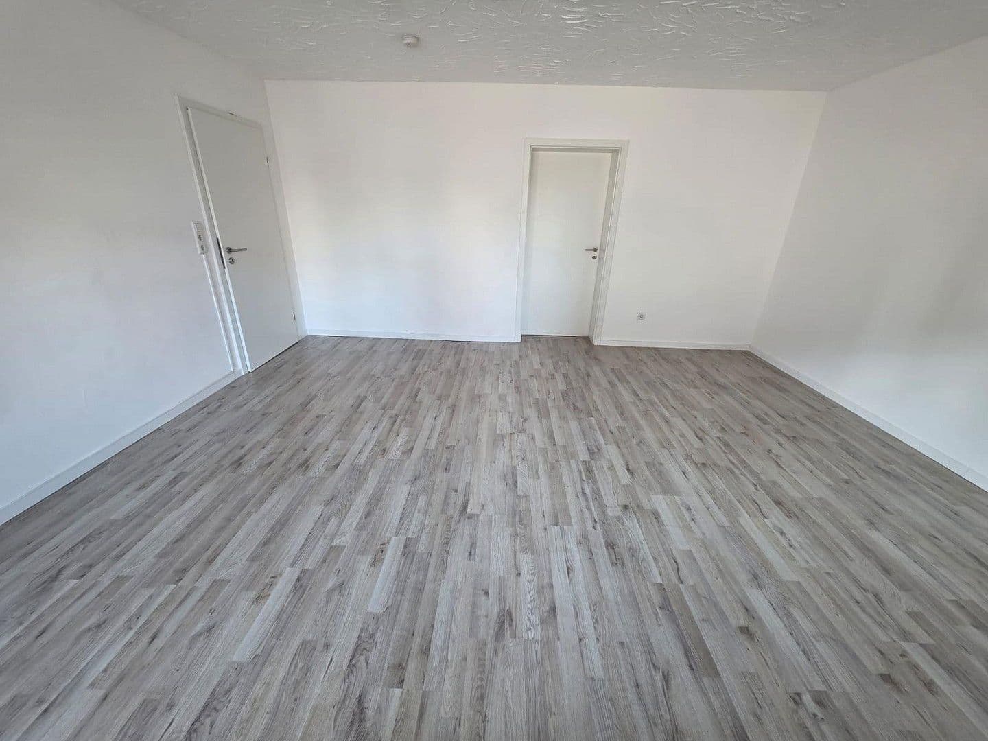 Pronájem bytu 2+1 68 m², Hohenstaufenstr. 56, Pforzheim, Bádensko-Württembersko Pronájem bytu 2+1 68 m², Hohenstaufenstr. 56, Pforzheim, Bádensko-Württembersko