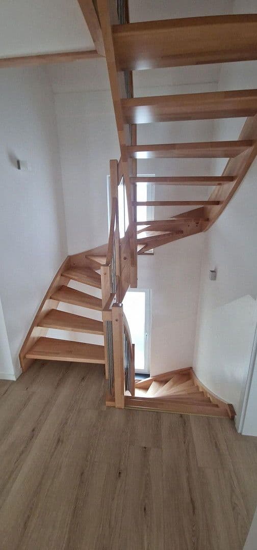 Pronájem domu 145 m², pozemek 150 m², Weydemeyerstr 180a, Chemnitz, Sasko Pronájem domu 145 m², pozemek 150 m², Weydemeyerstr 180a, Chemnitz, Sasko