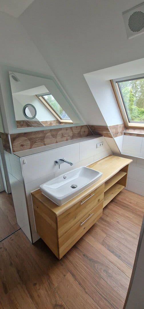 Pronájem domu 145 m², pozemek 150 m², Weydemeyerstr 180a, Chemnitz, Sasko Pronájem domu 145 m², pozemek 150 m², Weydemeyerstr 180a, Chemnitz, Sasko