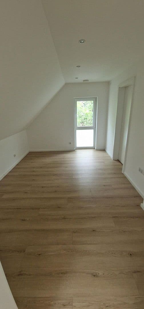 Pronájem domu 145 m², pozemek 150 m², Weydemeyerstr 180a, Chemnitz, Sasko Pronájem domu 145 m², pozemek 150 m², Weydemeyerstr 180a, Chemnitz, Sasko